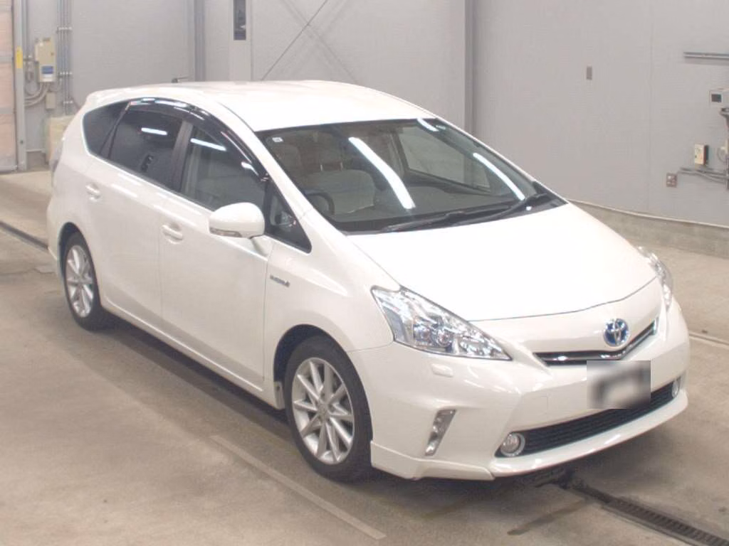 TOYOTA PRIUS ALPHA