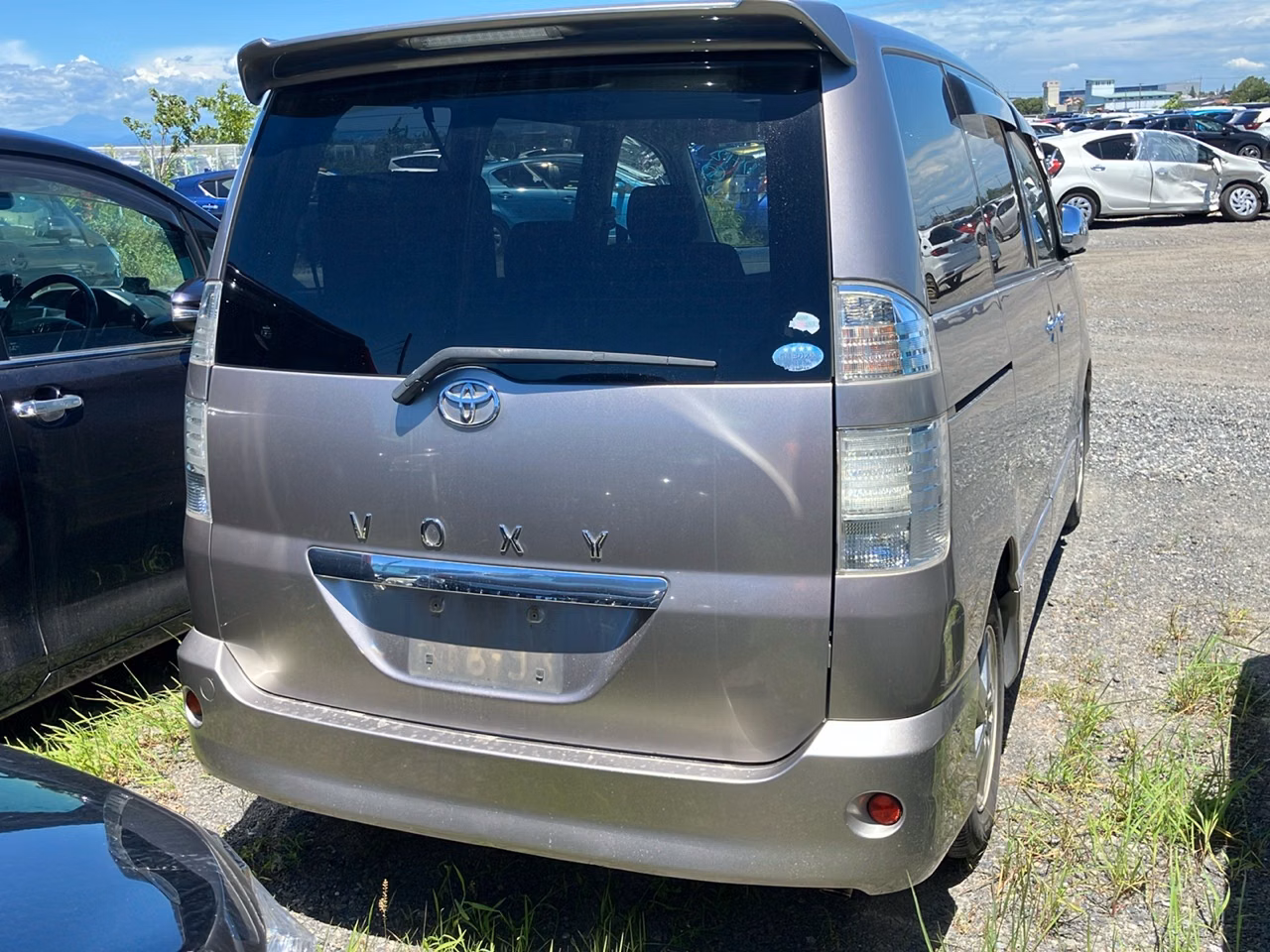 TOYOTA VOXY