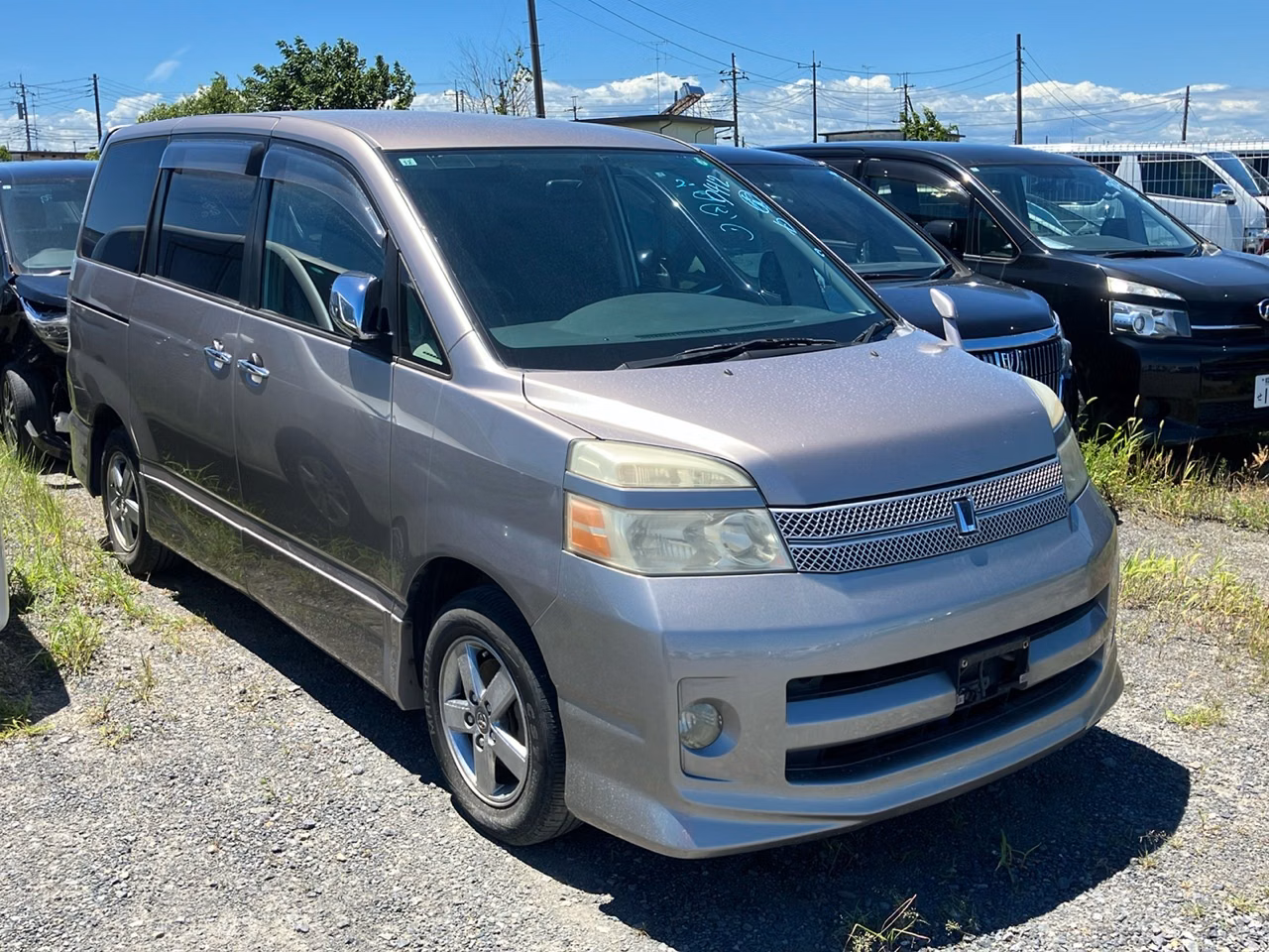 TOYOTA VOXY