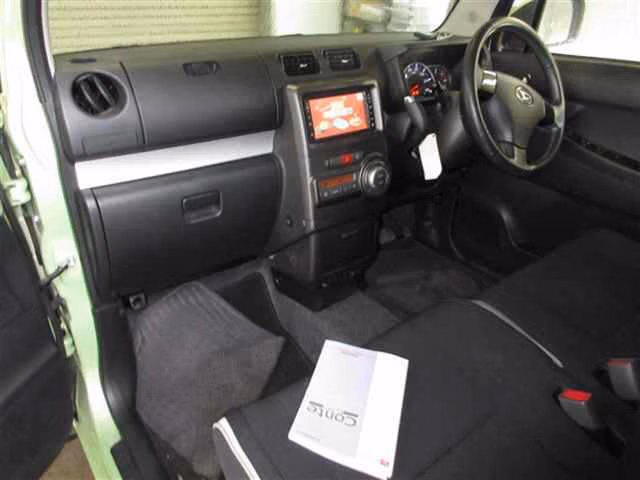 DAIHATSU MOVE CONTE
