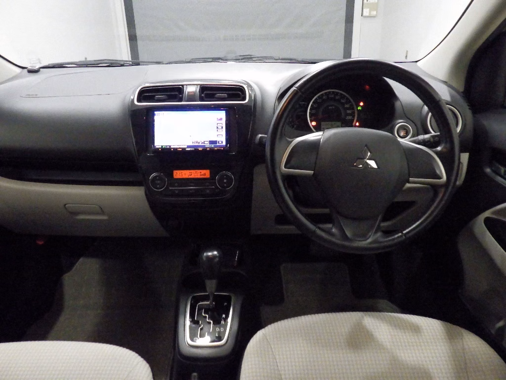 MITSUBISHI MIRAGE