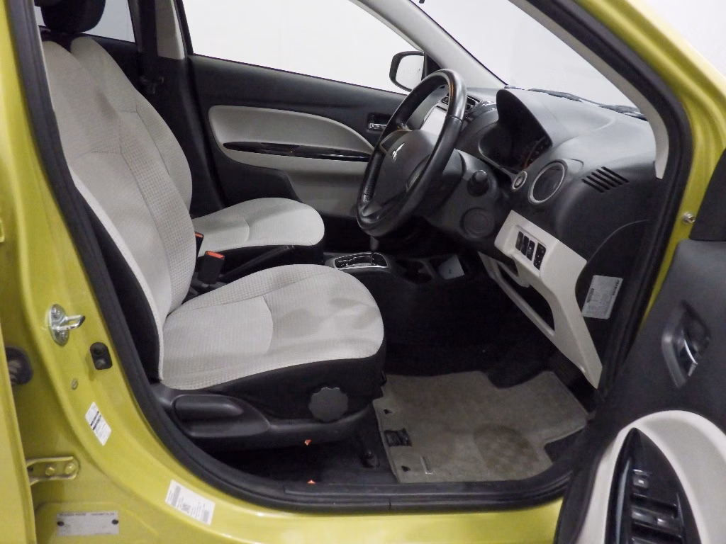 MITSUBISHI MIRAGE