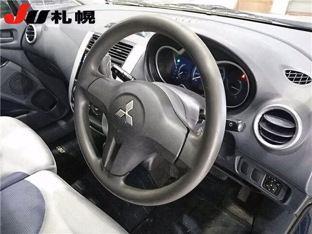 MITSUBISHI COLT
