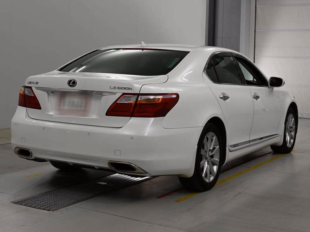 LEXUS LS600H