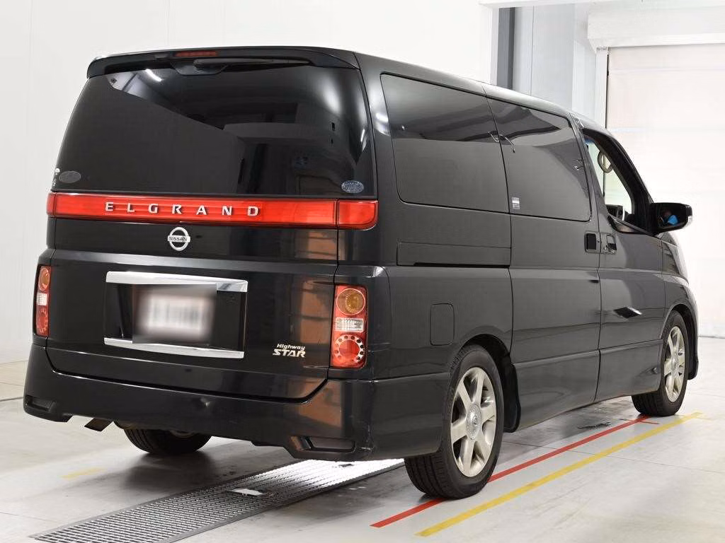 NISSAN ELGRAND