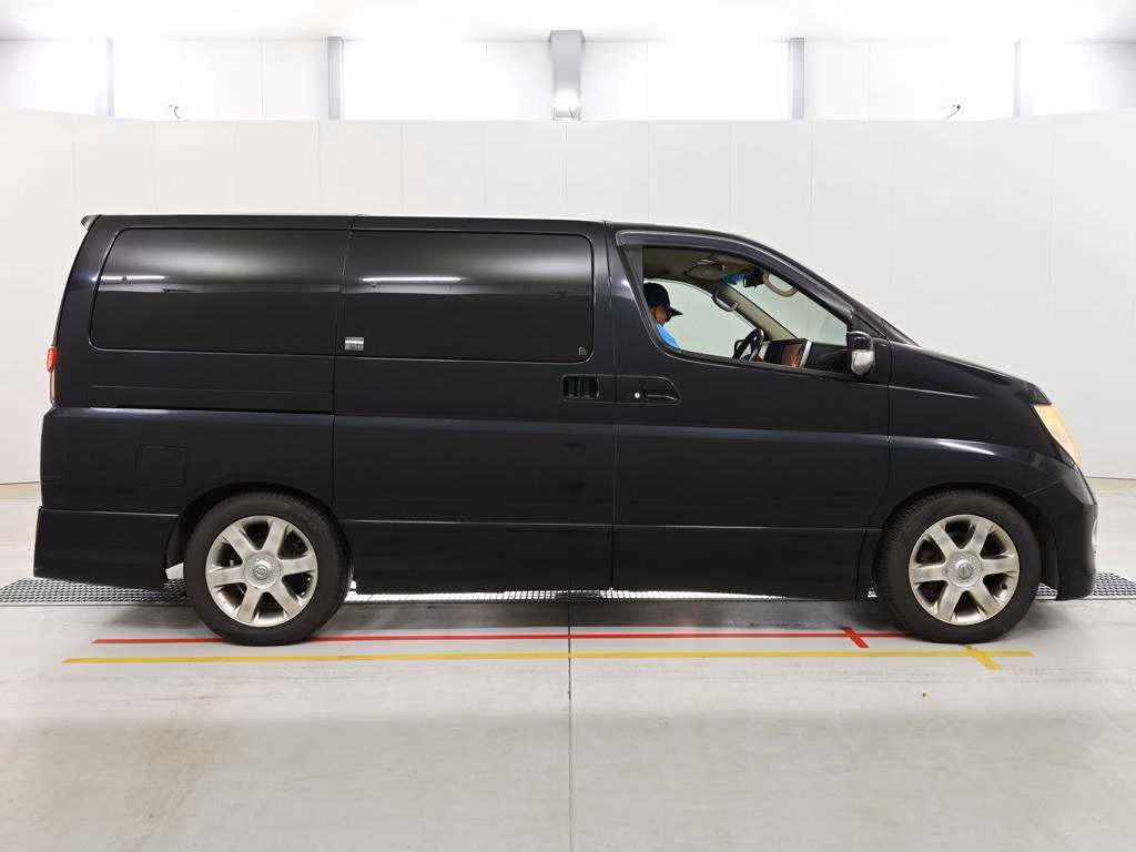 NISSAN ELGRAND