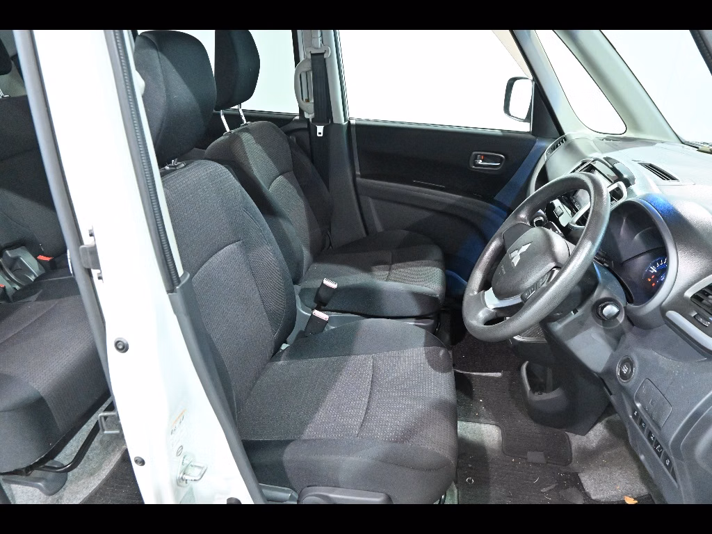 MITSUBISHI DELICA D:2