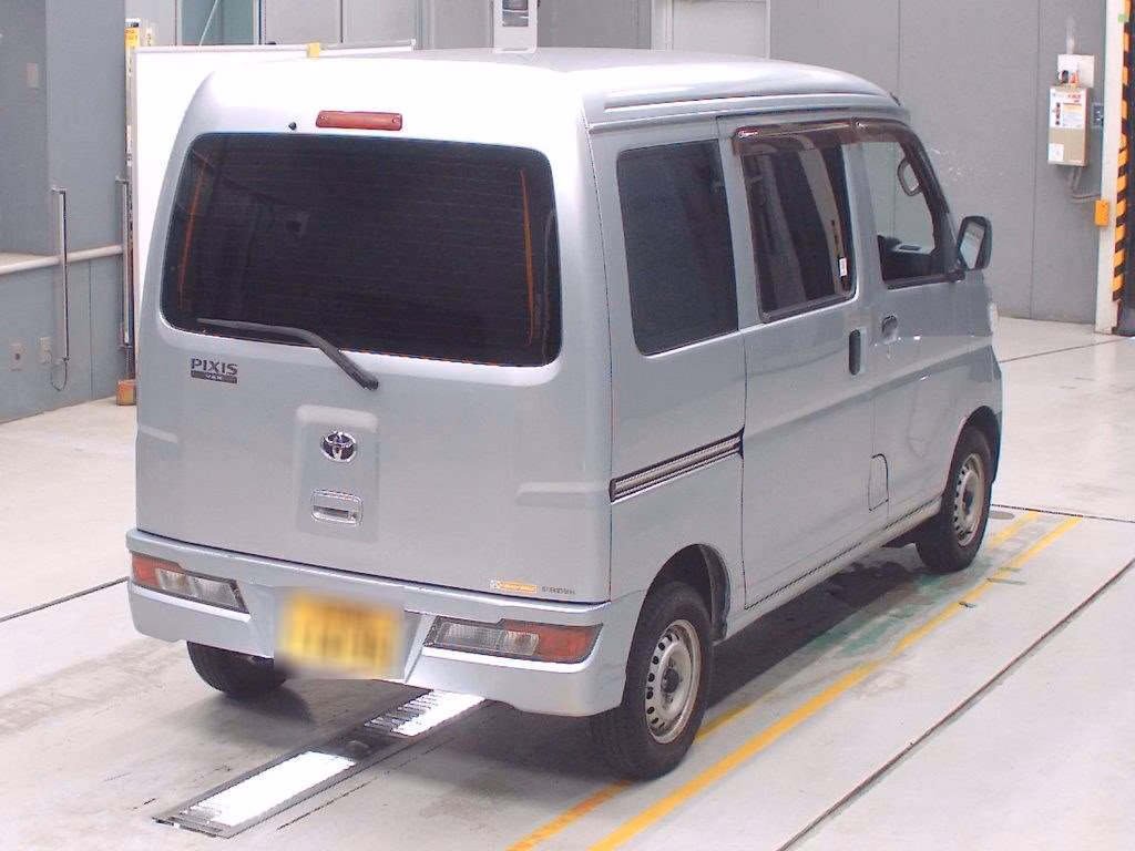 TOYOTA PIXIS VAN