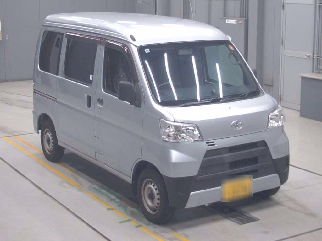 TOYOTA PIXIS VAN