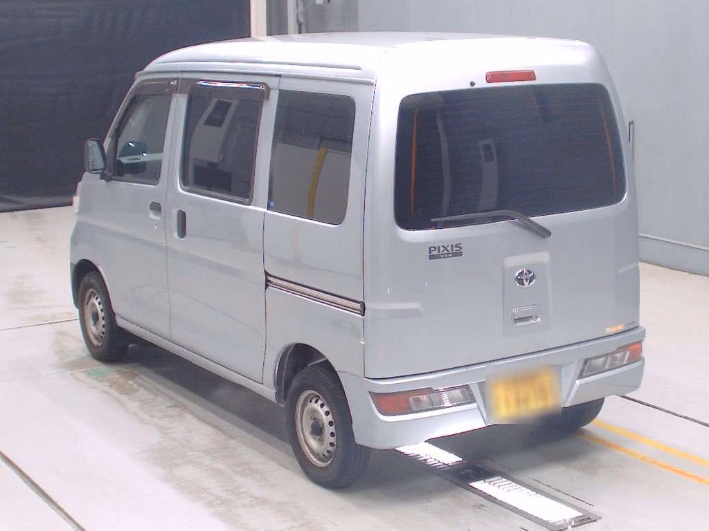 TOYOTA PIXIS VAN
