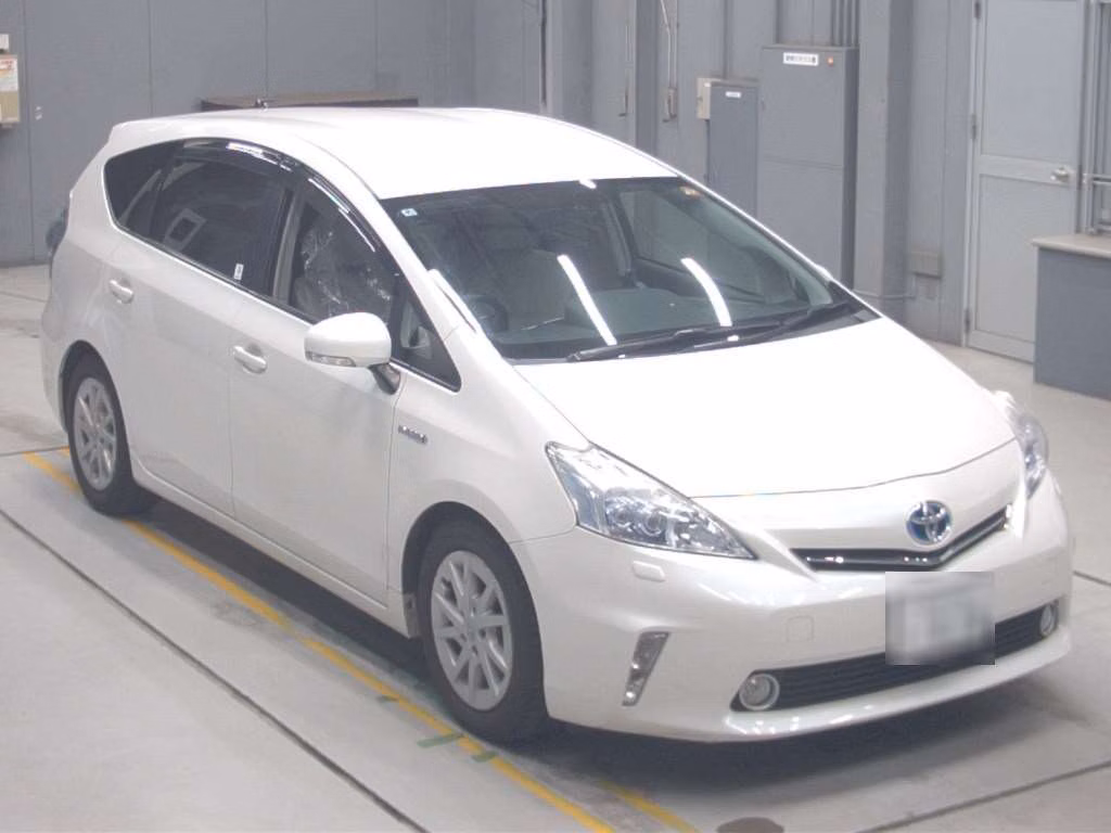 TOYOTA PRIUS ALPHA
