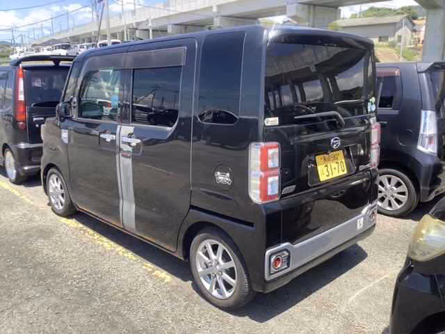 DAIHATSU WAKE
