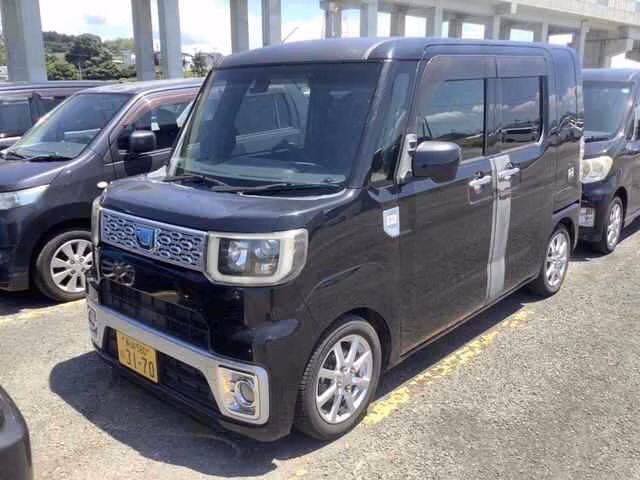 DAIHATSU WAKE
