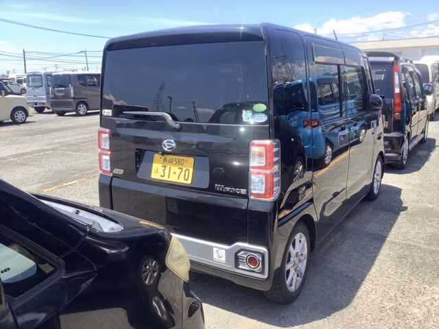 DAIHATSU WAKE
