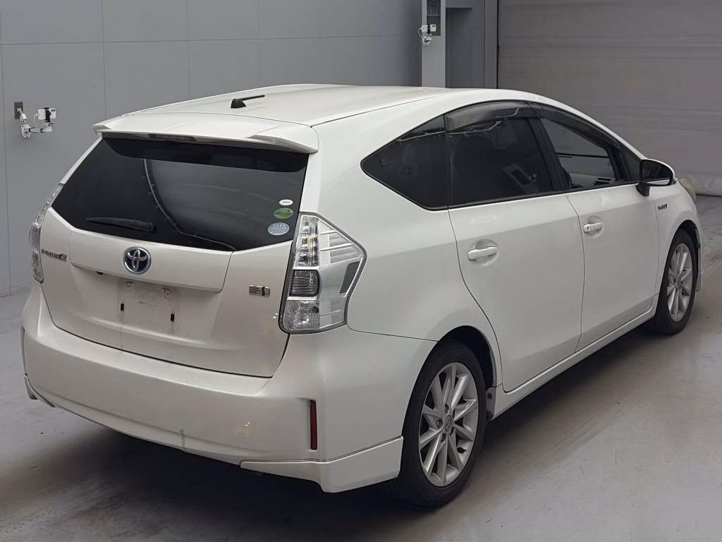 TOYOTA PRIUS ALPHA