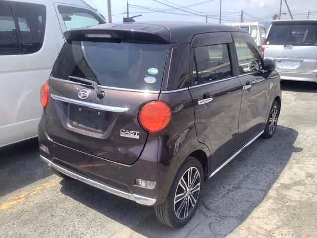 DAIHATSU CAST