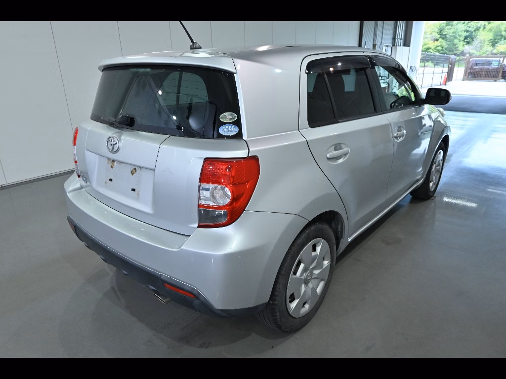 TOYOTA IST