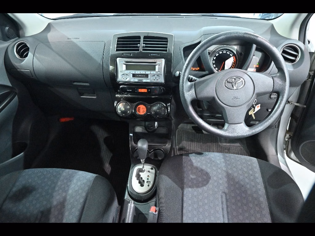TOYOTA IST