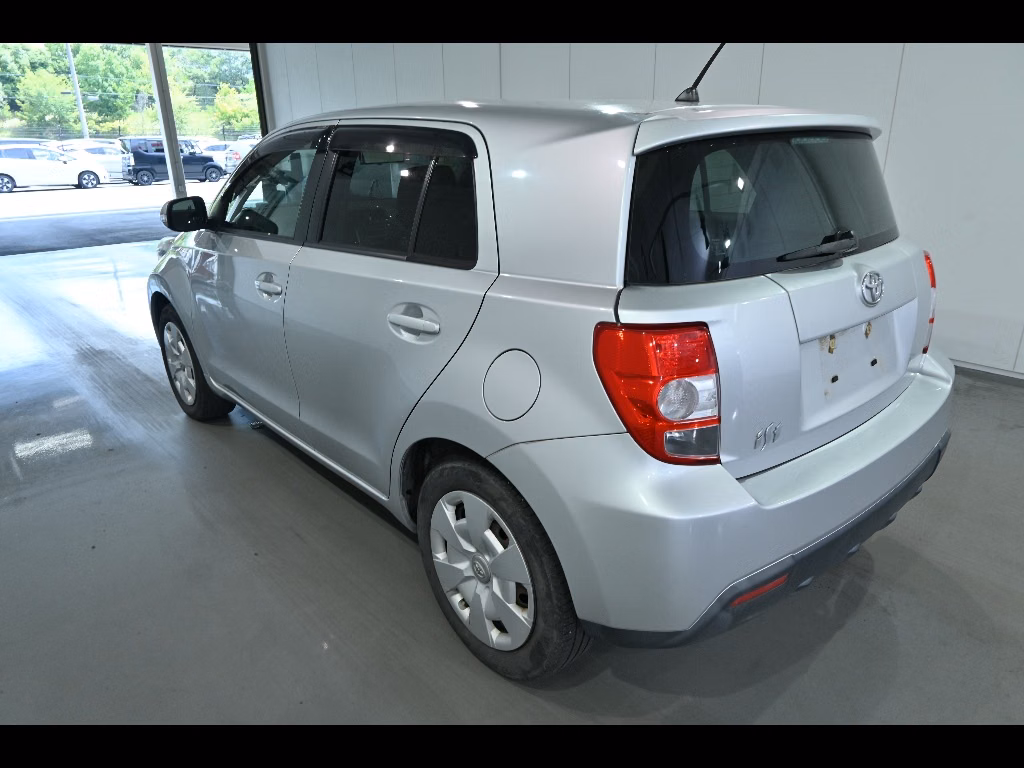TOYOTA IST