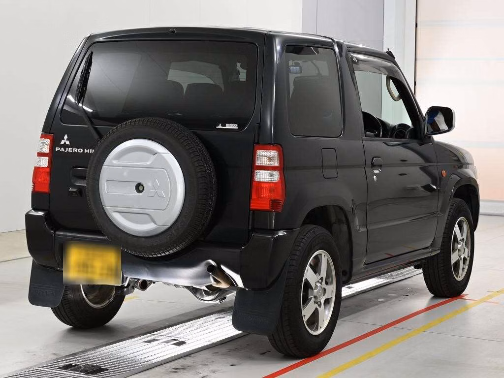MITSUBISHI PAJERO MINI