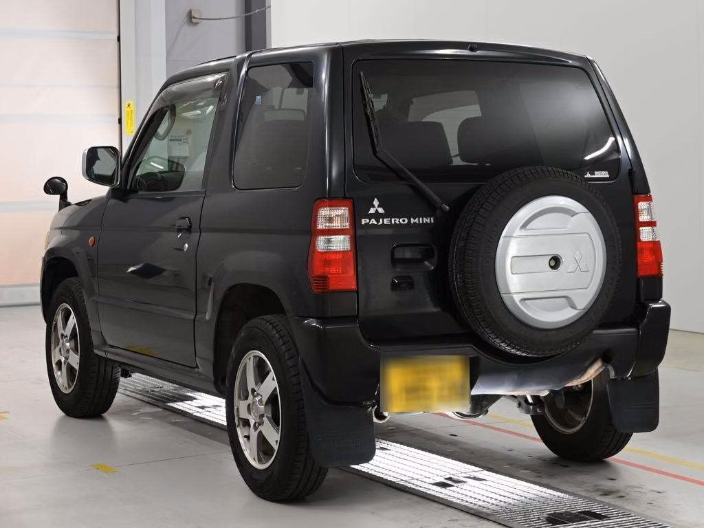 MITSUBISHI PAJERO MINI