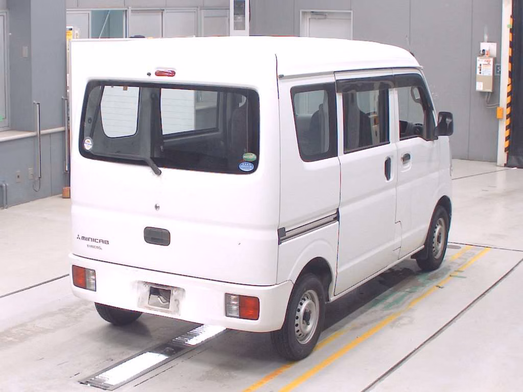 MITSUBISHI MINICAB