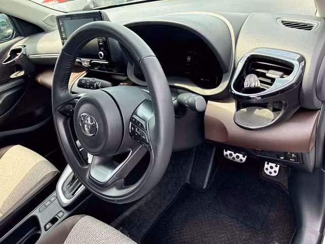 TOYOTA YARIS CROSS