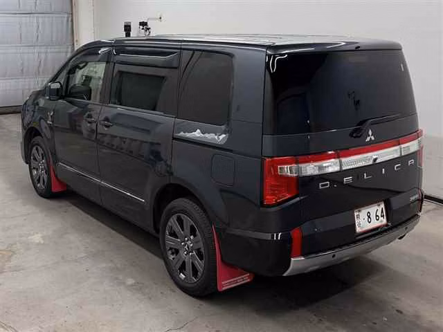 MITSUBISHI DELICA D:5