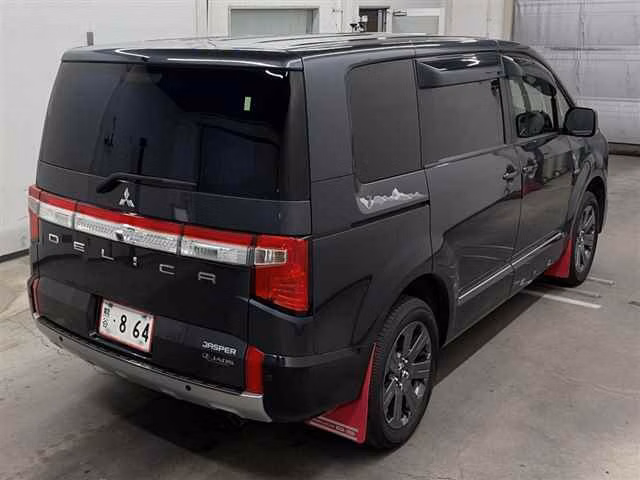 MITSUBISHI DELICA D:5