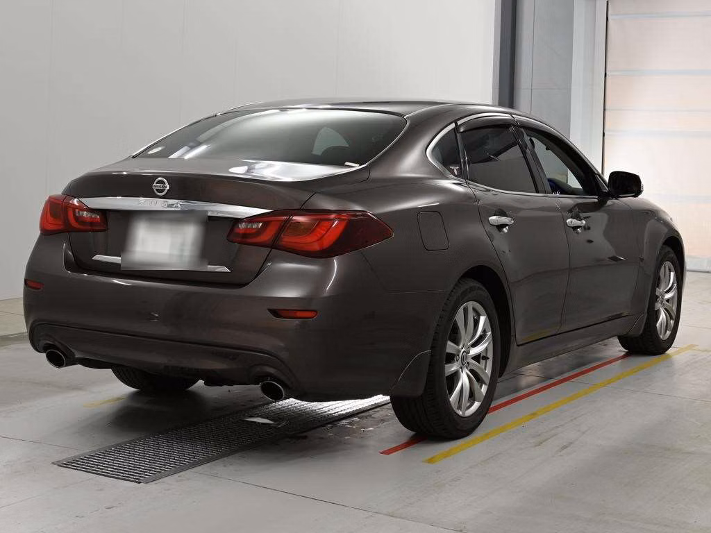 NISSAN FUGA