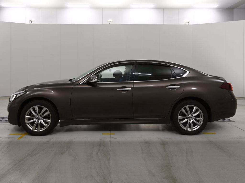 NISSAN FUGA