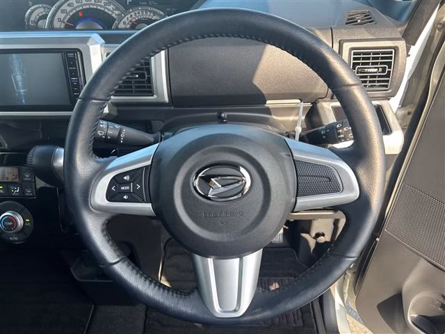 DAIHATSU WAKE