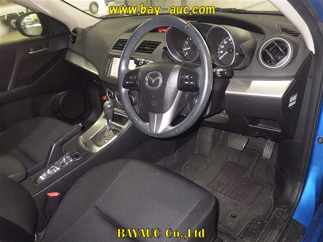 MAZDA AXELA