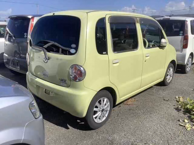 DAIHATSU MOVE LATTE