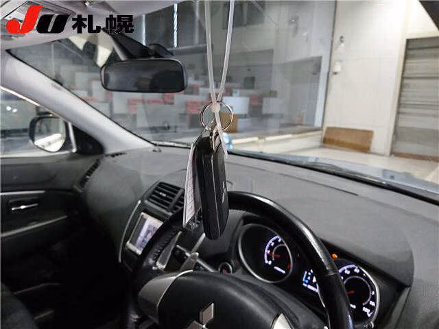 MITSUBISHI RVR