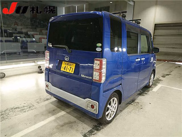 DAIHATSU WAKE