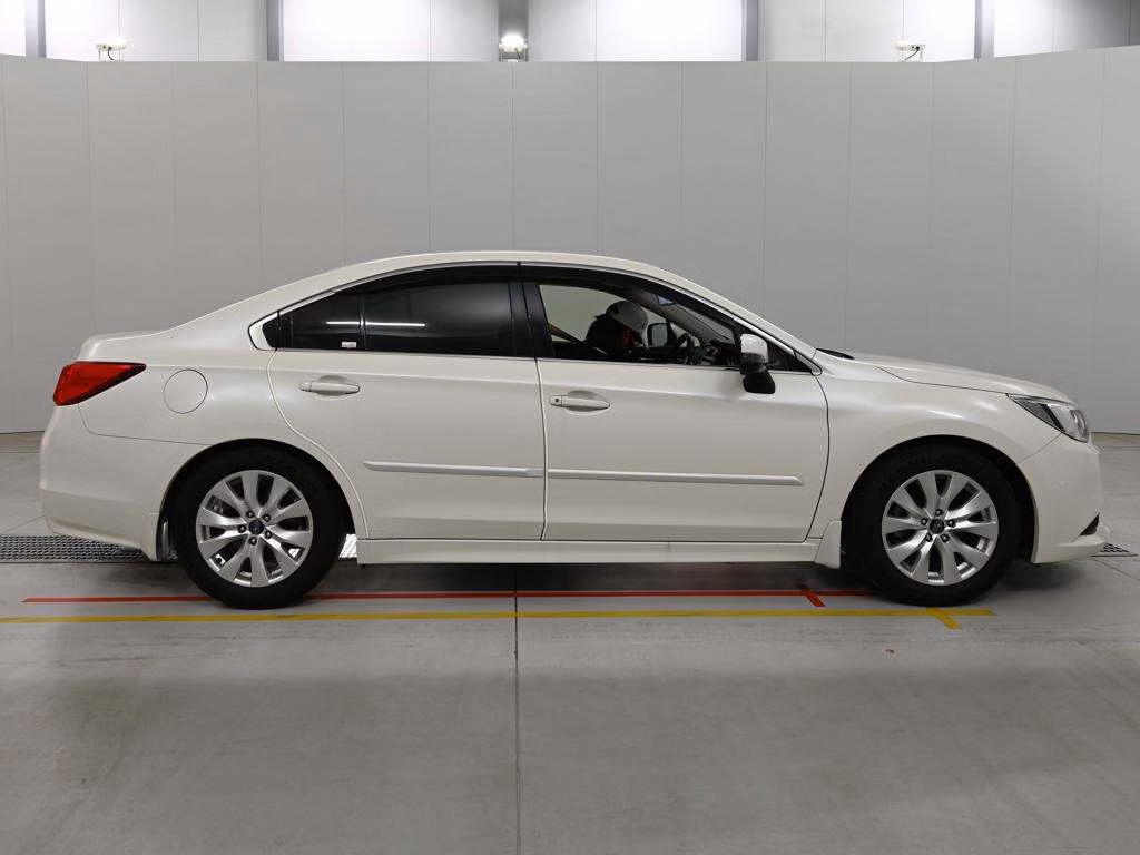 SUBARU LEGACY B4