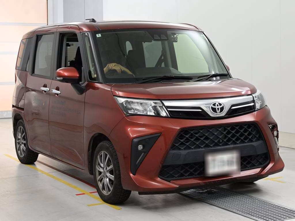 TOYOTA ROOMY