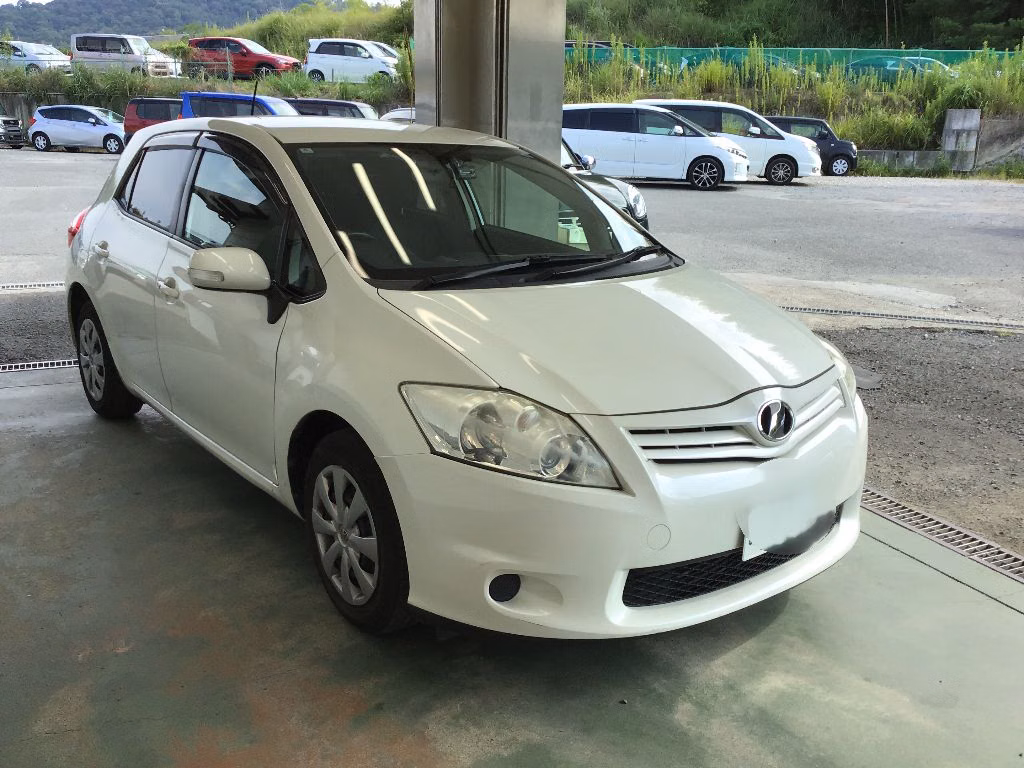 TOYOTA AURIS