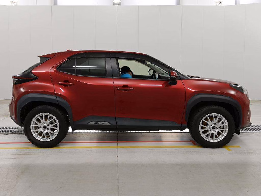 TOYOTA YARIS CROSS