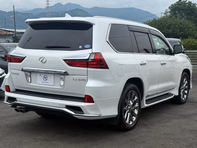 LEXUS LX570