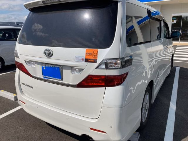 TOYOTA VELLFIRE