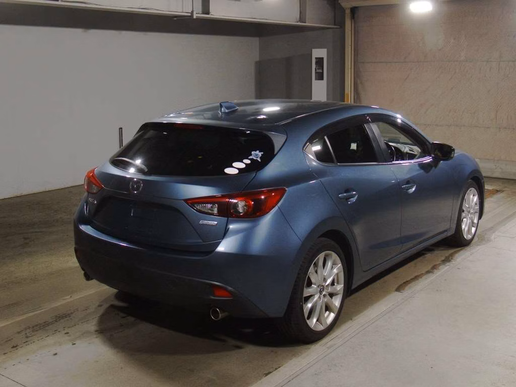 MAZDA AXELA