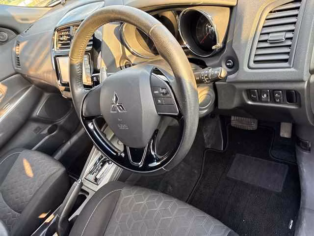 MITSUBISHI RVR