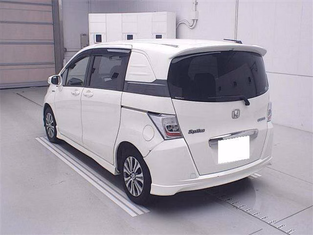 HONDA FREED SPIKE