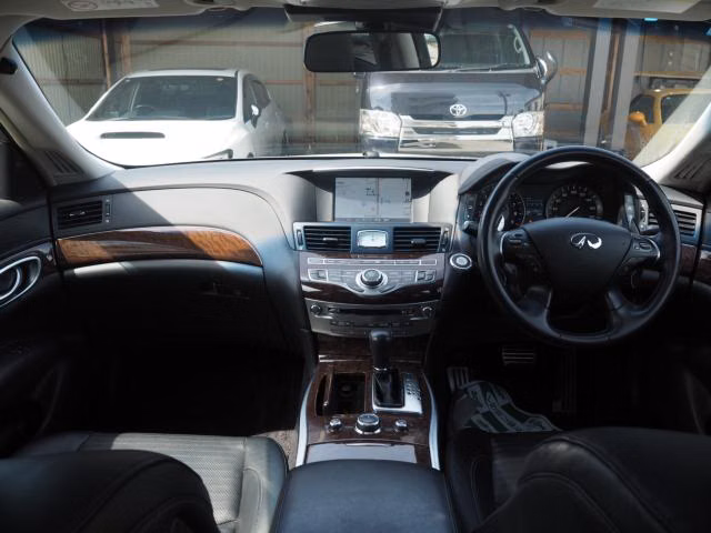 NISSAN FUGA