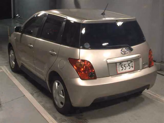 TOYOTA IST