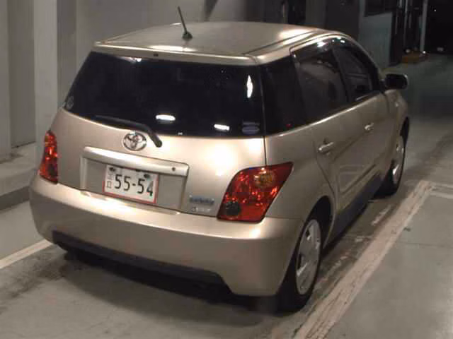 TOYOTA IST