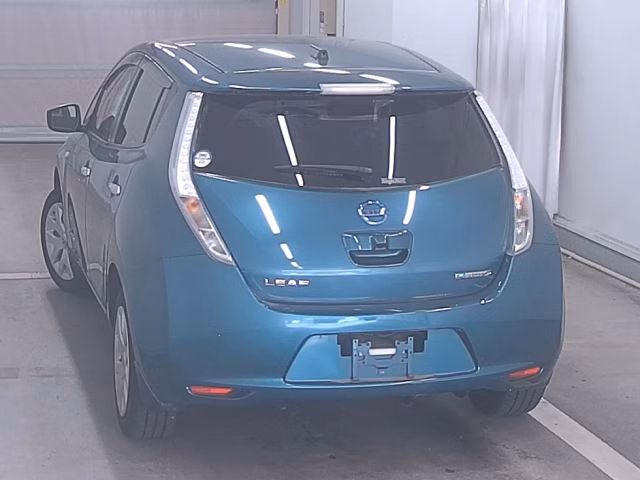 NISSAN LEAF