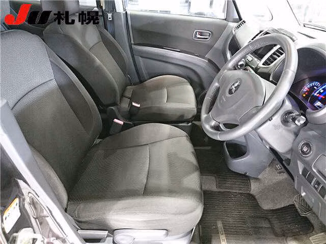 MITSUBISHI DELICA D:2